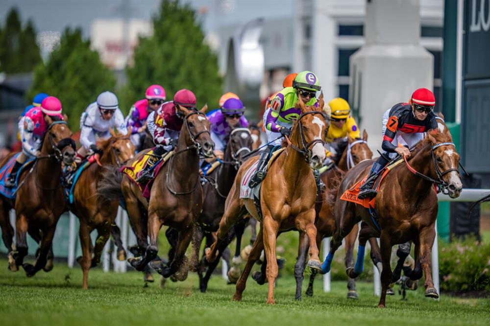 horses racing the Kentucky Derby