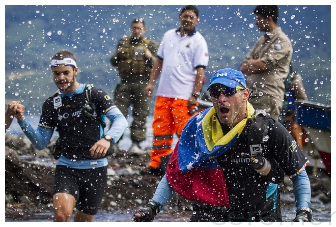 people running marathon